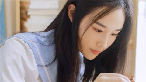 刚开始追女生要不要送礼物？通过礼物能追到女生吗？