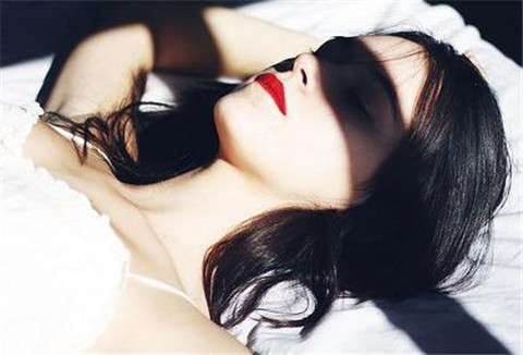想追的女生很冷淡，该怎么办？