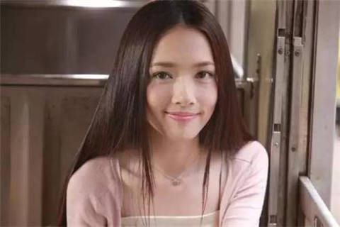 和不认识的女生聊天开场白，4种让女生快速产生兴趣的套路