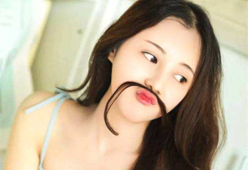 怎么聊天撩女朋友逗她开心？撩女朋友套路分享