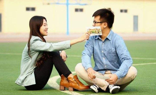 刚和女朋友谈恋爱，打电话聊些啥比较好？-恋爱撩妹网-聊天话术|脱单方法|约会技巧|哄女生|牵手探探微信聊天案例|