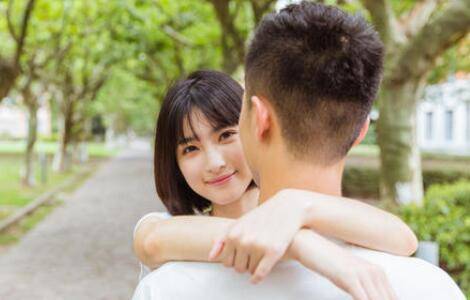 如果一个女生喜欢你会有什么表现？不因不懂而错过