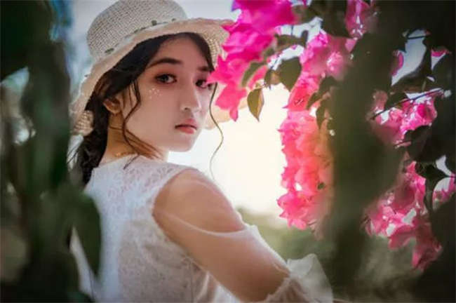 女生问：你是不是喜欢我？这样回答才能显示出你的高情商！-恋爱撩妹网-聊天话术|脱单方法|约会技巧|哄女生|牵手探探微信聊天案例|