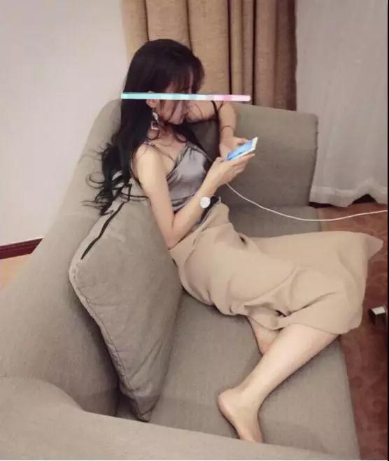 女生对你说晚安是真的晚安么？凌晨赞朋友圈她在骗你么？