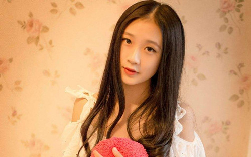 刚认识的女孩聊什么？怎么聊