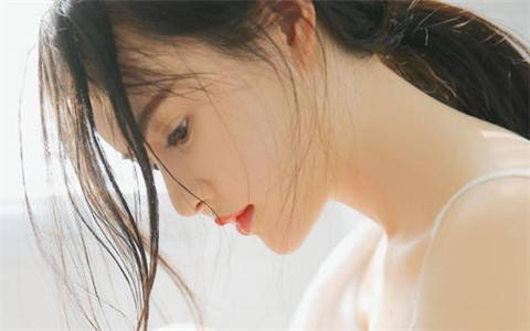 怎么通过微信聊天约女生出来玩？