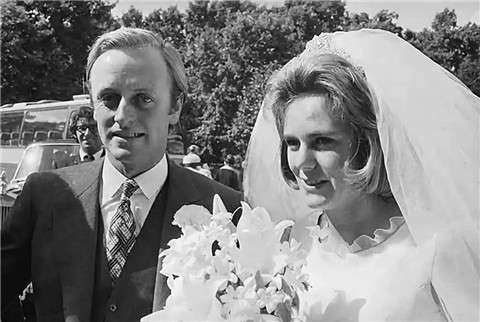 英王室的各色狗血：王子三十年婚外情，隐藏着戴妃之死的阴谋…..