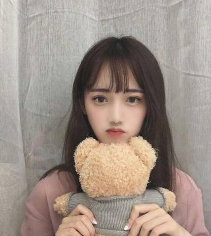 和女生聊天指南：冷读术的运用技巧