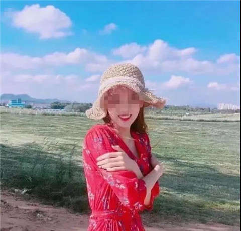 川藏线上的穷游搭车女，用身体走完一场灵魂之旅