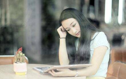 女孩对你有好感的暗示，以后再也不会错过她