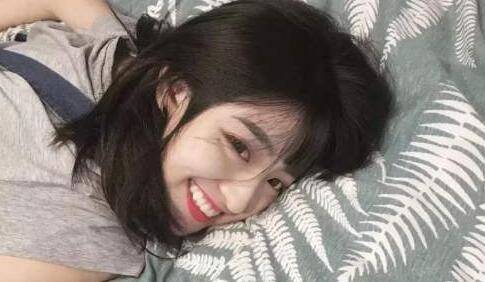 女生主动和你身体接触代表什么意思？