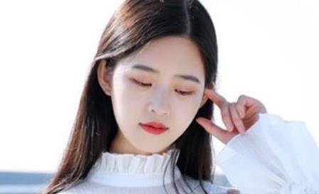向女生表白送什么礼物合适？根据实际情况选择