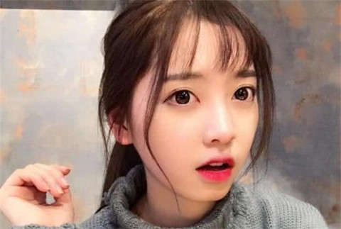 喜欢上比自己大的女生，该怎么办？