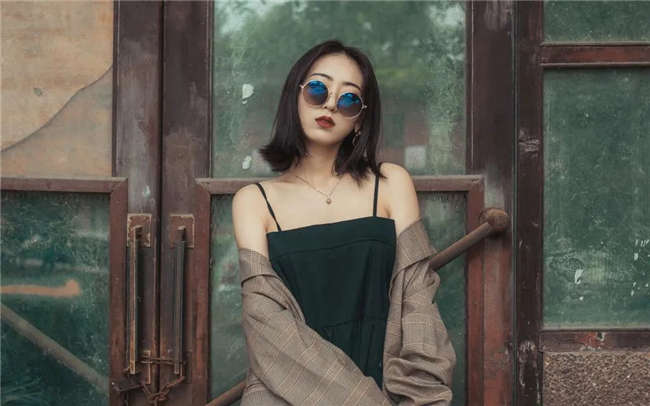 教你辨别拜金女，远离虚情假意！