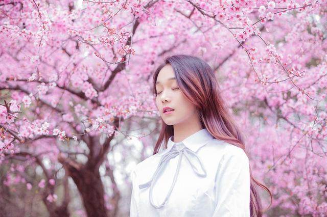 和女生正确的聊天方式，能吸引女生的聊天方式