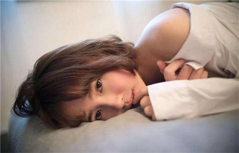 和女孩聊天如何带动她的情绪，找准聊天的方向？