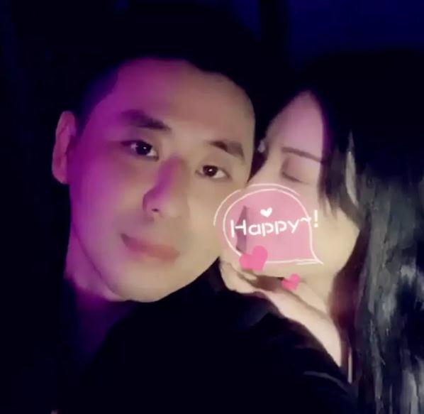 实战聊天案列：2女争1男，我被长腿小姐姐疯狂kiss