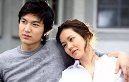 姐弟恋聊天技巧，教你如何俘获大女人的心