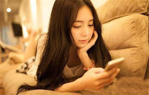 女生问你是在追我吗，千万别傻傻承认