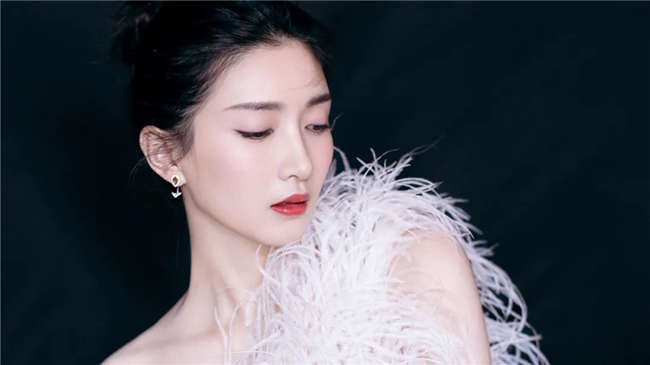 聊天时，女生为什么总回你“嗯嗯”“哦”？