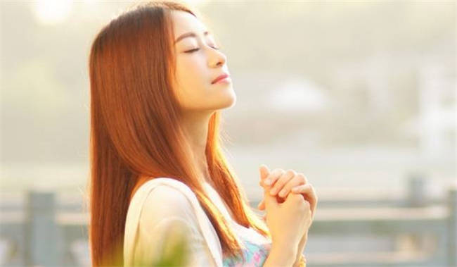 女生对你有好感的信号，有这些信号的女生很好追-恋爱撩妹网-聊天话术|脱单方法|约会技巧|哄女生|牵手探探微信聊天案例|