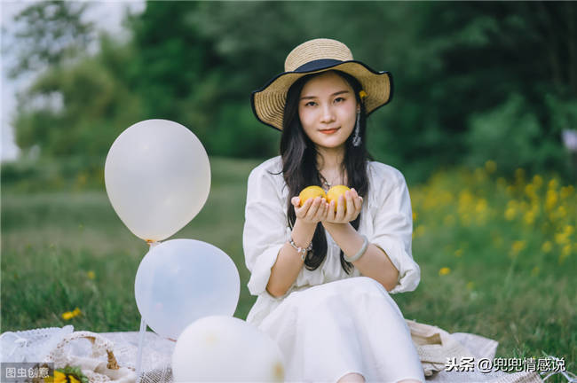 打造朋友圈的“万能公式”，做到了，可告别“追女生难”的困境-恋爱撩妹网-聊天话术|脱单方法|约会技巧|哄女生|牵手探探微信聊天案例|