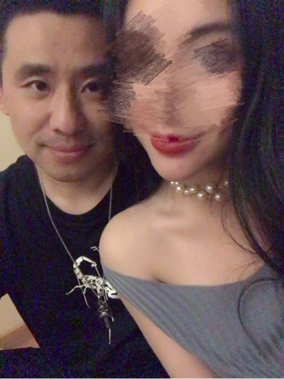 和女生聊天案例分享，我被“深二代”校花强行拽进了小黑屋