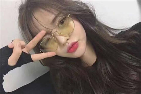 女朋友很自私有必要坚持下去吗？