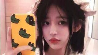 女朋友不拒绝异性加微信是什么原因？要阻止吗
