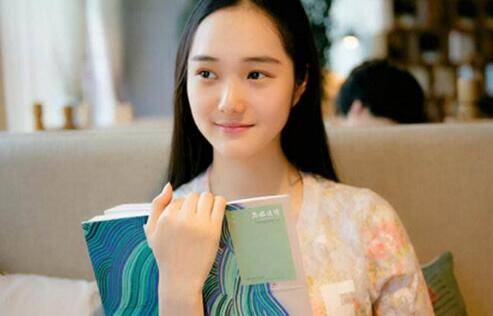 女生等你主动的表现，机会在眼前就看你能不能把握