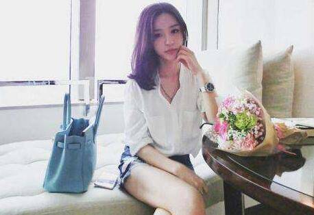 加前女友微信她同意了，问我有啥事怎么挽回？