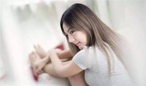 高冷的女生不好追？3个让她变得主动技巧送给你