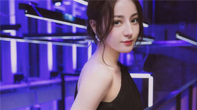 女生都这样主动了，你再看不懂就真的是活该单身了！-恋爱撩妹网-聊天话术|脱单方法|约会技巧|哄女生|牵手探探微信聊天案例|
