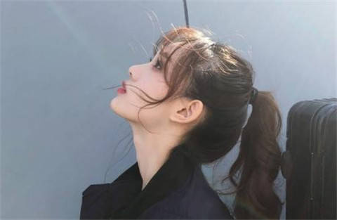 女生微信上聊天很冷淡，该怎么办？