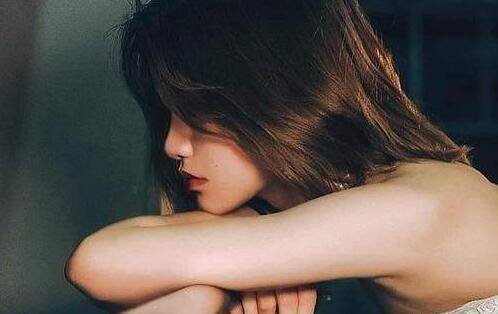 女朋友吃醋了怎么哄？四种方式让她破涕为笑
