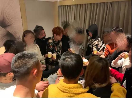 和女生如何通过聊天建立吸引