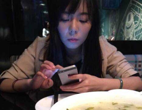女朋友问吃饭了吗怎么幽默回复肉麻点-恋爱撩妹网-聊天话术|脱单方法|约会技巧|哄女生|牵手探探微信聊天案例|