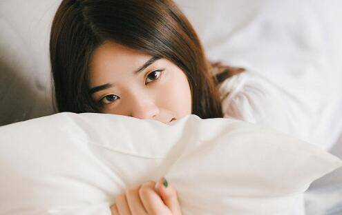 女生回复撇嘴表情代表啥意思？怎么幽默回复