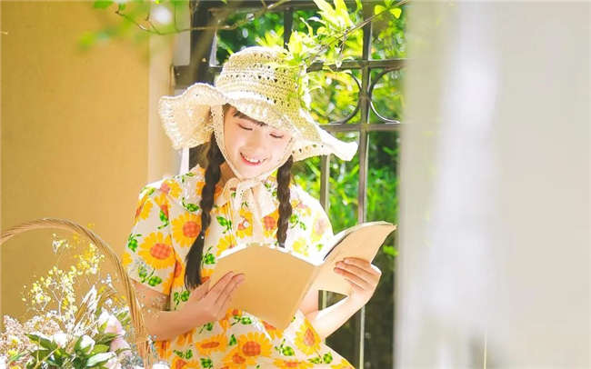 在KTV如何赢得女生的喜欢？在集体活动中，如何捕获女生芳心？-恋爱撩妹网-聊天话术|脱单方法|约会技巧|哄女生|牵手探探微信聊天案例|