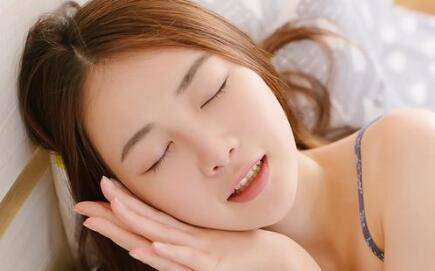 给女朋友说晚安的句子，让她带着甜蜜入睡