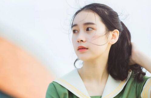 防备心理很强的女孩该怎么去追？慢慢感化她