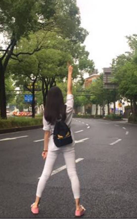 追女生聊天约会实战案例,性感高妹“车震”实录 追女生聊天约会实战案例,性感高妹“车震”实录