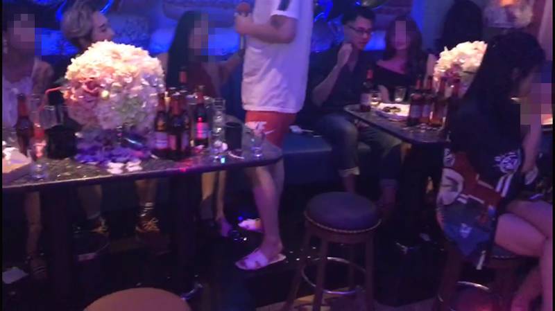 追女生聊天案例-ktv带走“玩咖”:高冷御姐变身娇媚软妹 追女生聊天案例-ktv带走“玩咖”:高冷御姐变身娇媚软妹