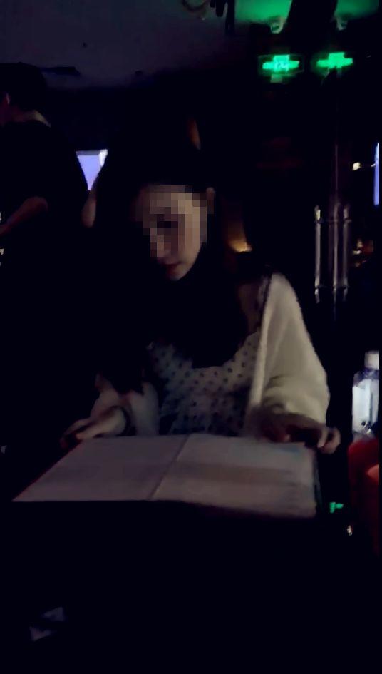 微信把妹聊天实战案例-为了报复前男友，抖音主播半夜带我去她家！-撩妹书籍库|免费在线阅读