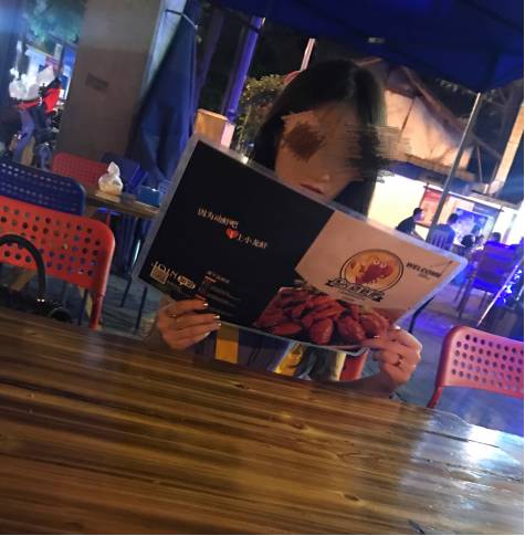 把妹实战案例:约妹子吃夜宵,结果却吃到了我家床上 把妹实战案例:约妹子吃夜宵,结果却吃到了我家床上