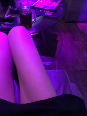 把妹泡妞聊天案例-野猫美少女说：“我要给你舔脚”-撩妹书籍库|免费在线阅读